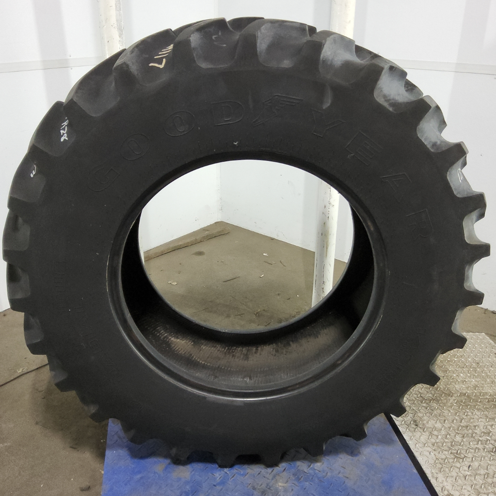 USED 14.9R28 Goodyear Farm Dyna Torque Radial R-1 E (10 Ply